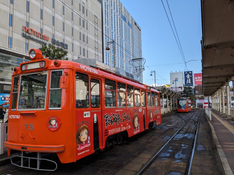 伊予鉄道 鈴⽊敏夫とジブリ展ラッピング電車