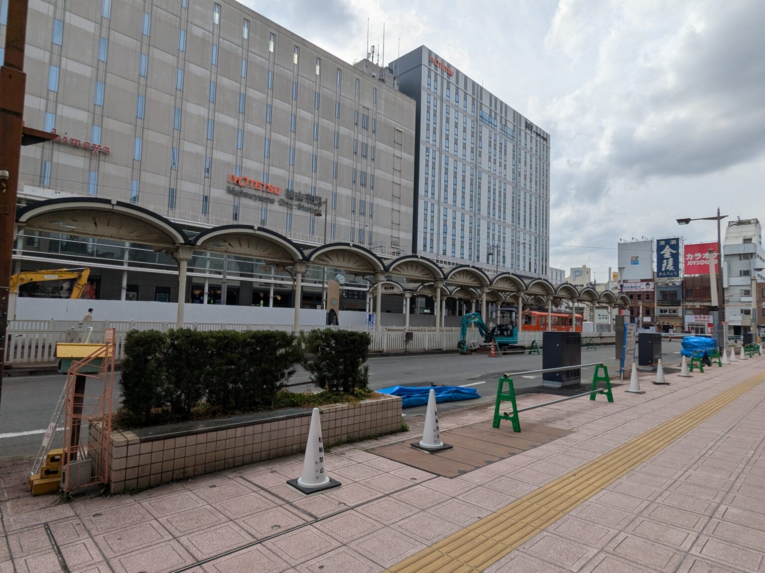 伊予鉄道 松山市駅前広場