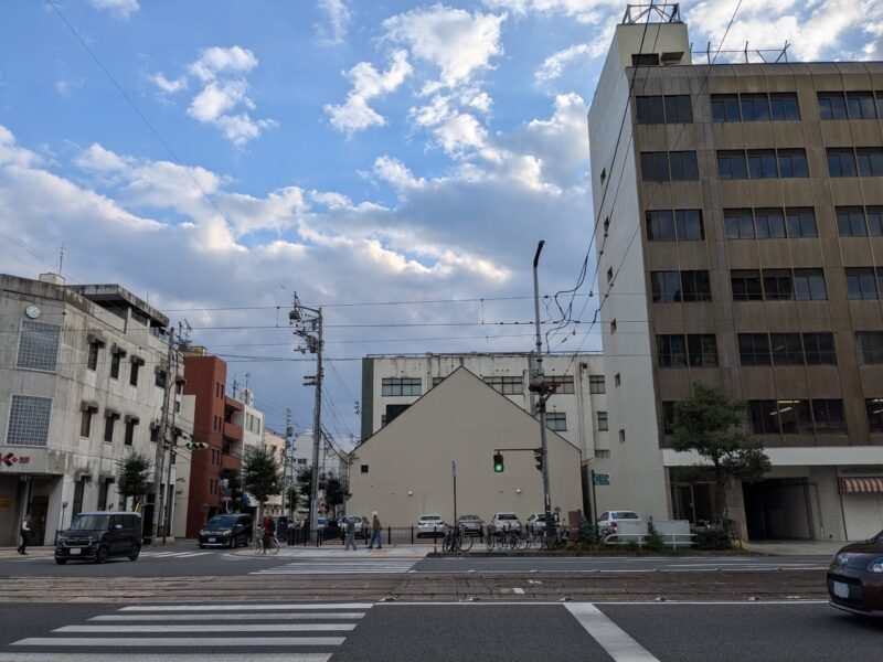 伊予鉄道「大手町駅」横　ビル解体跡地