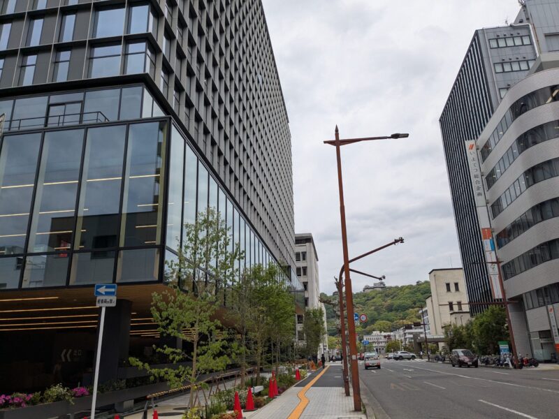 伊予銀行本店 新南館