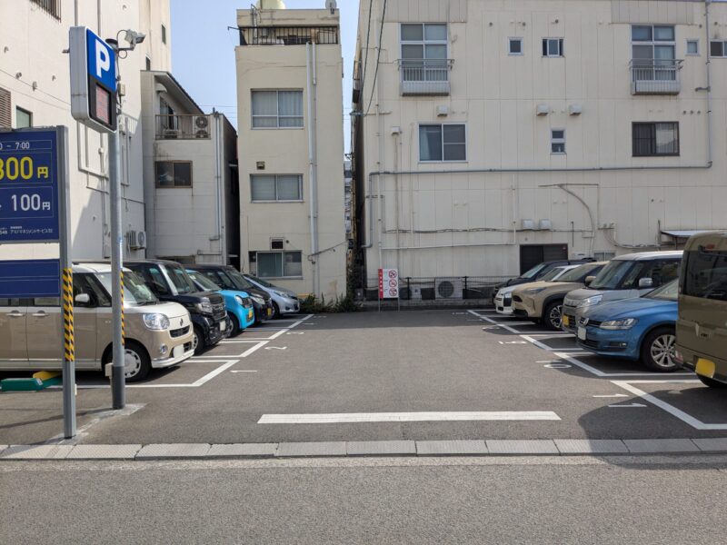 松山市駅周辺でおすすめの駐車場「ウエストパーキング松山湊町」