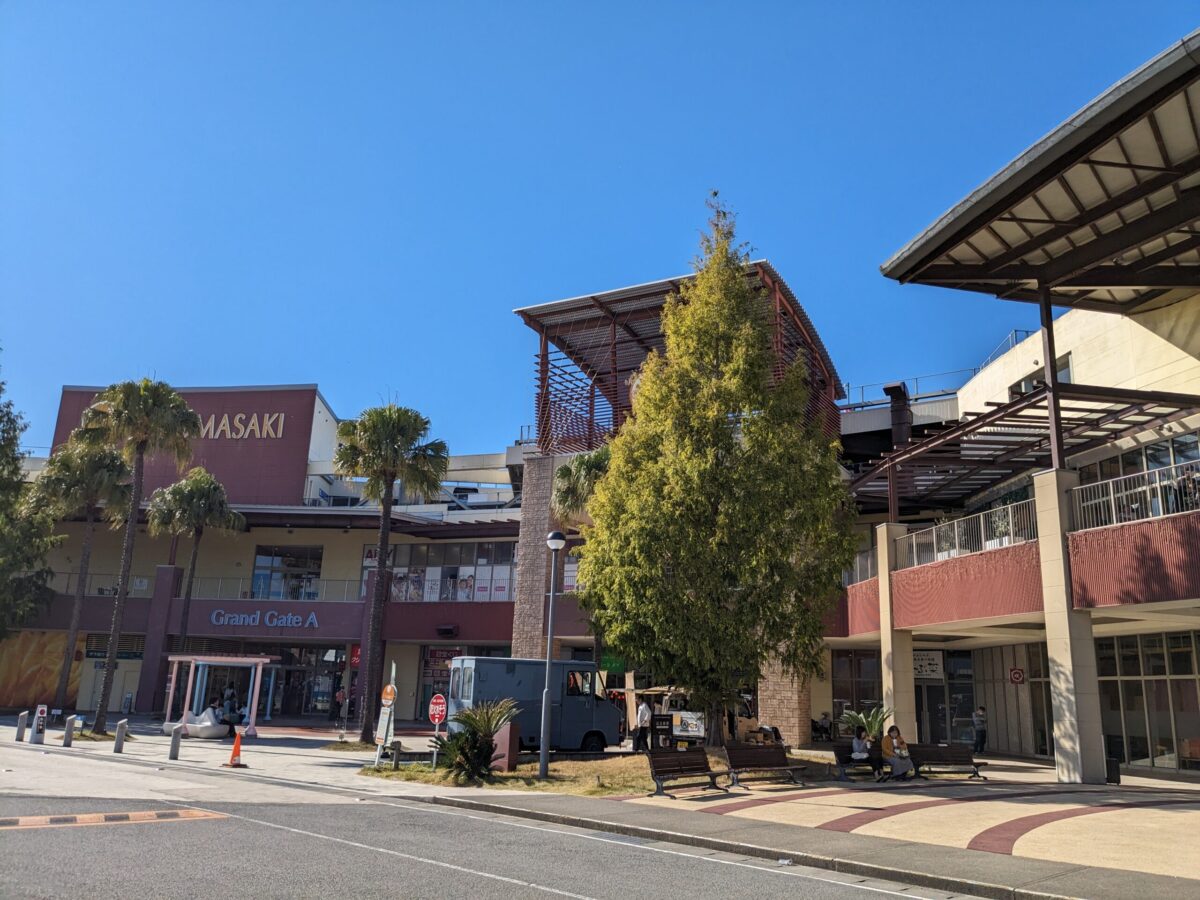 ショッピングモール エミフルMASAKI|愛媛県伊予郡松前町