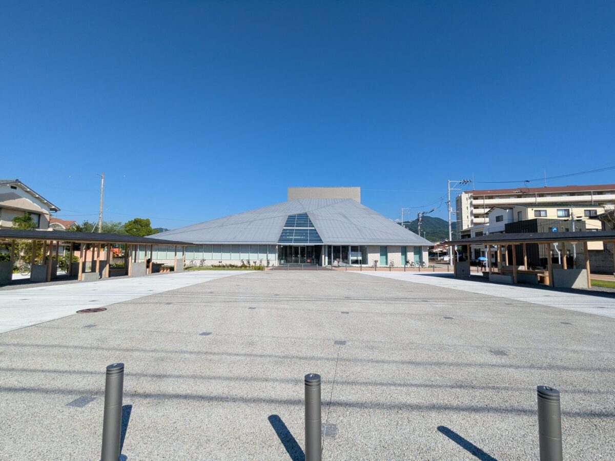 IYO夢みらい館(伊予市文化交流センター)|愛媛県伊予市