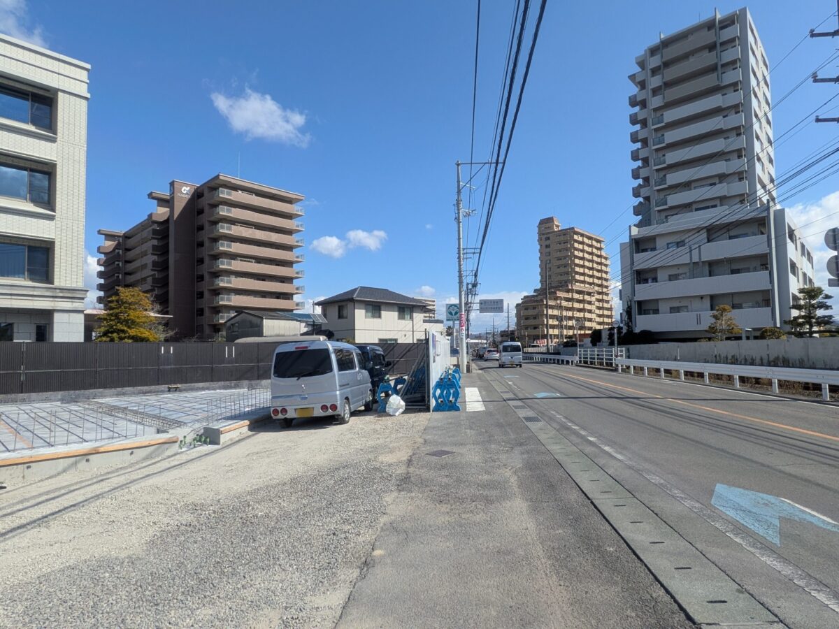 ホンダカーズ愛媛北 松山店 ショールーム棟｜愛媛県松山市