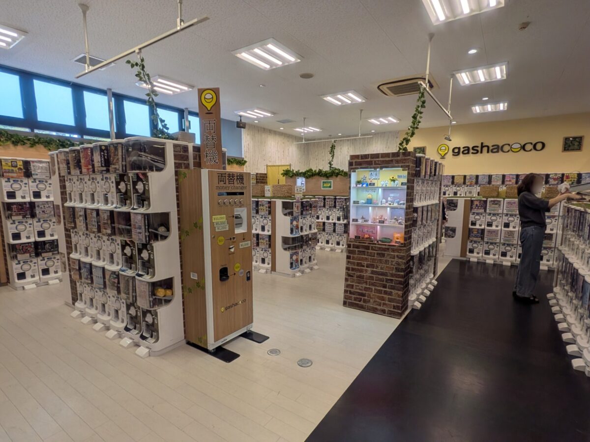 gashacoco・HARUYAトレカベース平田店|明屋書店MEGA平田店|愛媛県松山市